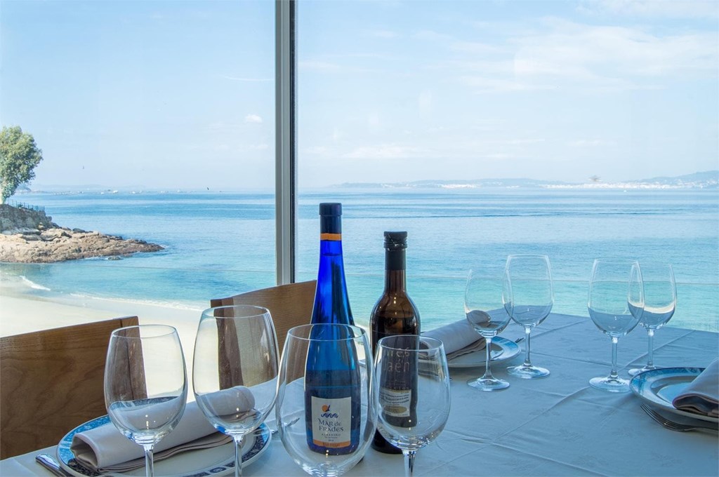 Reserva de mesa frente al mar en Bueu, ¿qué más pedir?