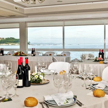 Reserve mesa en nuestro restaurante en Bueu y disfrute de inolvidables puestas de sol