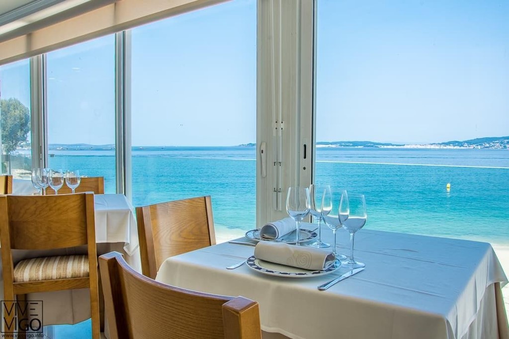 Restaurante Loureiro: ubicación privilegiada frente a la playa