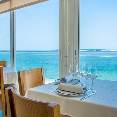 Restaurante Loureiro: ubicación privilegiada frente a la playa